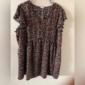 2XL Chic Soul black floral flutter sleeve top. Great condition